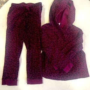 GAP kids matching thermal (waffle) sweat suit. Purple & black cheetah size 5T